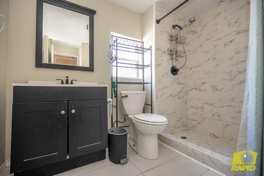 Image 15 of property listing at 106 W 27th Street, San Angelo, TX 76903
