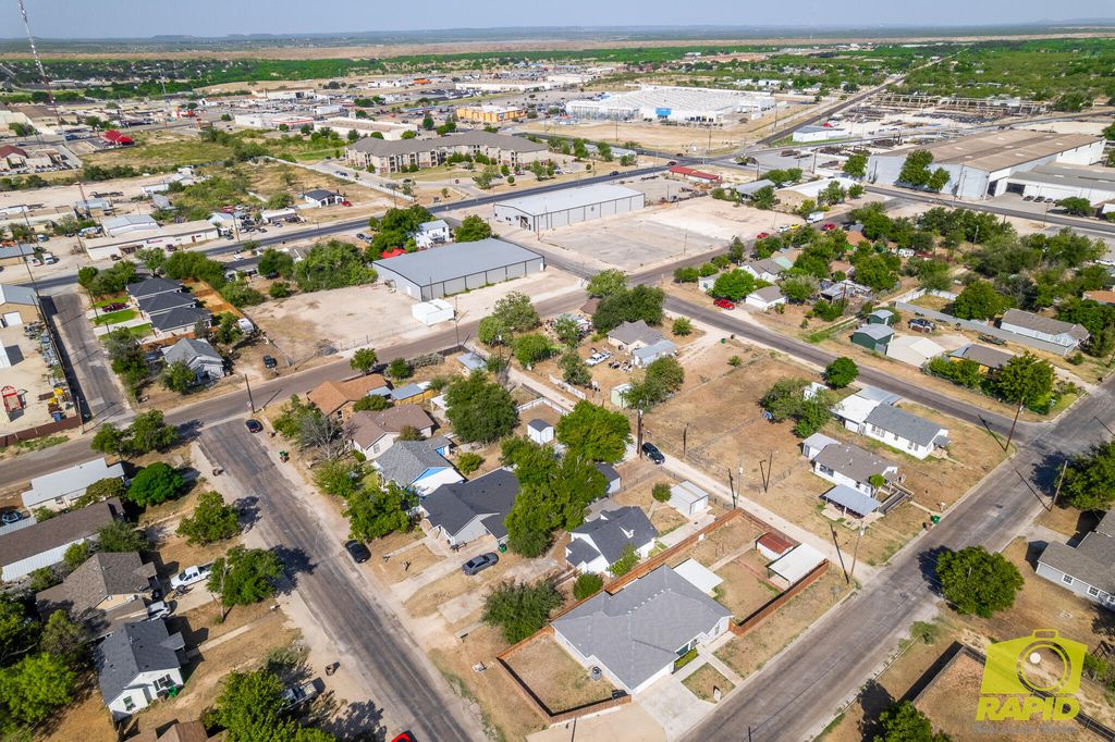 Image 22 of property listing at 106 W 27th Street, San Angelo, TX 76903