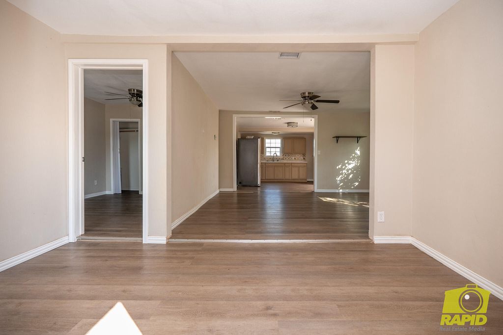 Image 3 of property listing at 106 W 27th Street, San Angelo, TX 76903