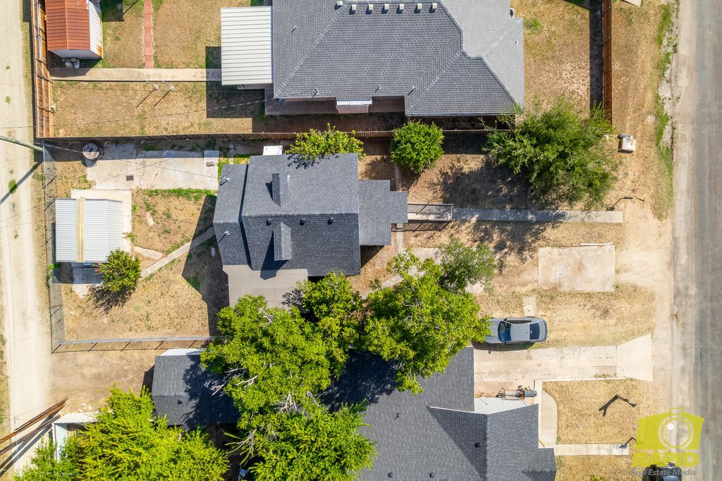 Image 31 of property listing at 106 W 27th Street, San Angelo, TX 76903