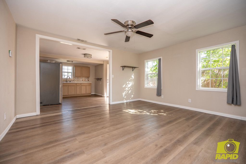 Image 5 of property listing at 106 W 27th Street, San Angelo, TX 76903
