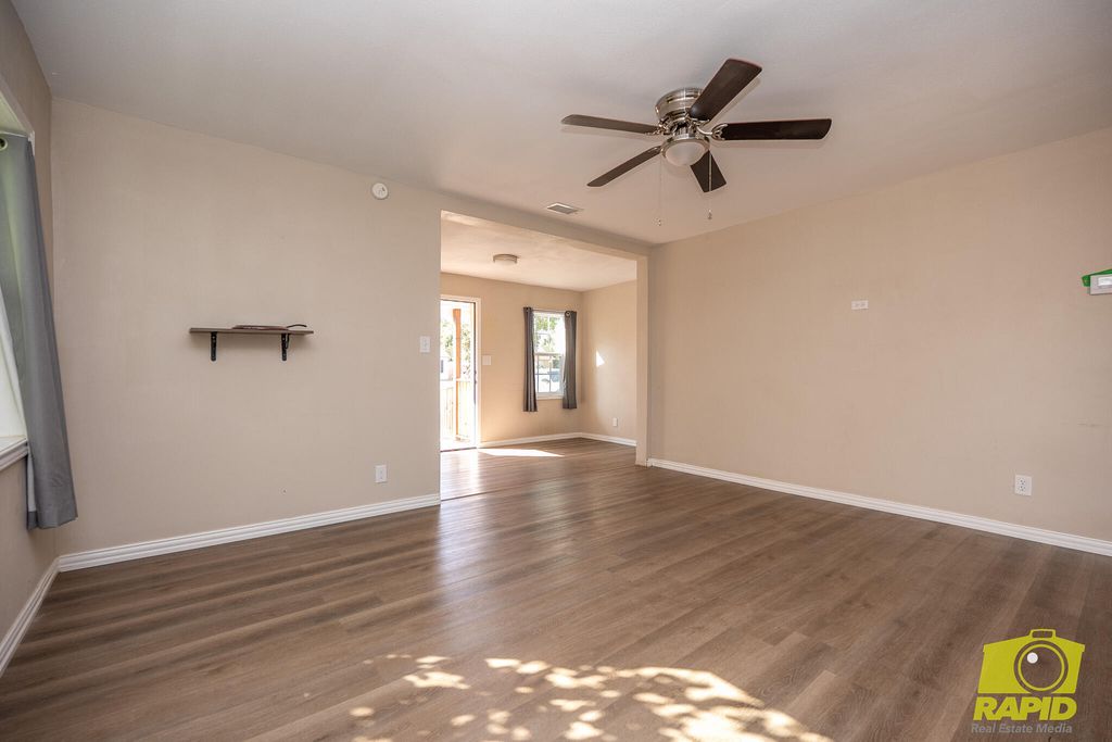 Image 6 of property listing at 106 W 27th Street, San Angelo, TX 76903