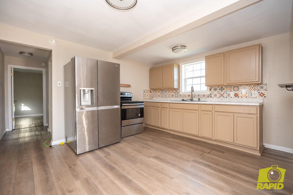 Image 7 of property listing at 106 W 27th Street, San Angelo, TX 76903