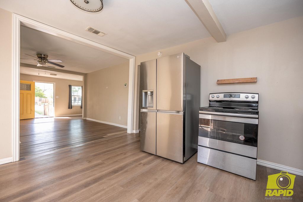 Image 8 of property listing at 106 W 27th Street, San Angelo, TX 76903