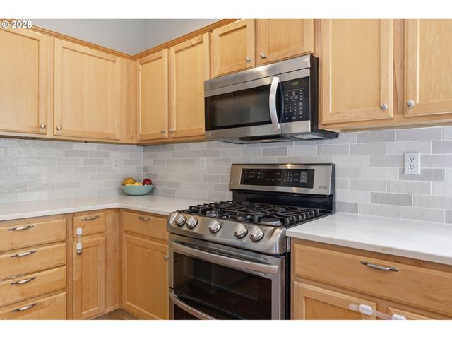 2528 N ROGER SMITH Dr, Newberg, OR 97132