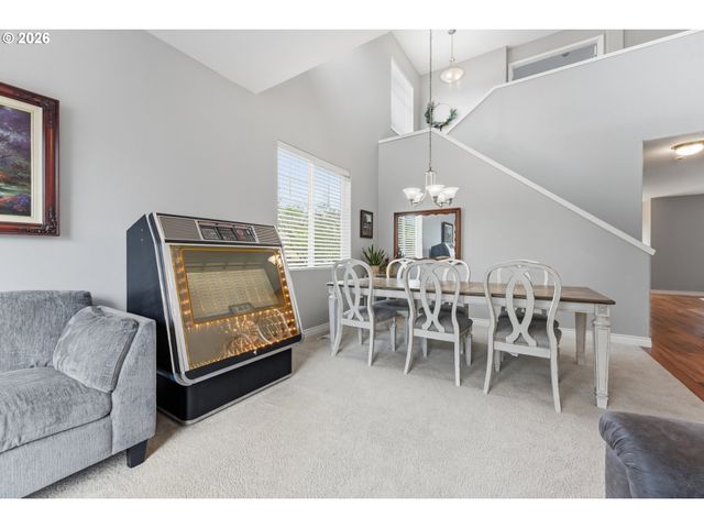 2528 N ROGER SMITH Dr, Newberg, OR 97132