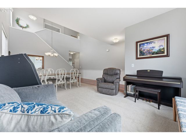 2528 N ROGER SMITH Dr, Newberg, OR 97132