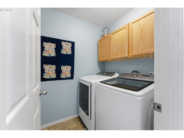 2528 N ROGER SMITH Dr, Newberg, OR 97132