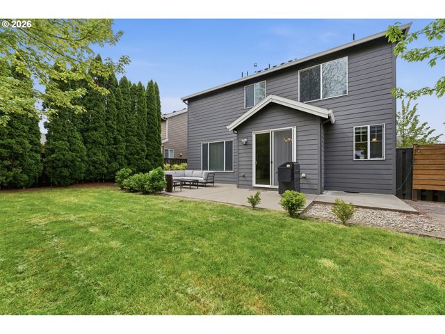 2528 N ROGER SMITH Dr, Newberg, OR 97132