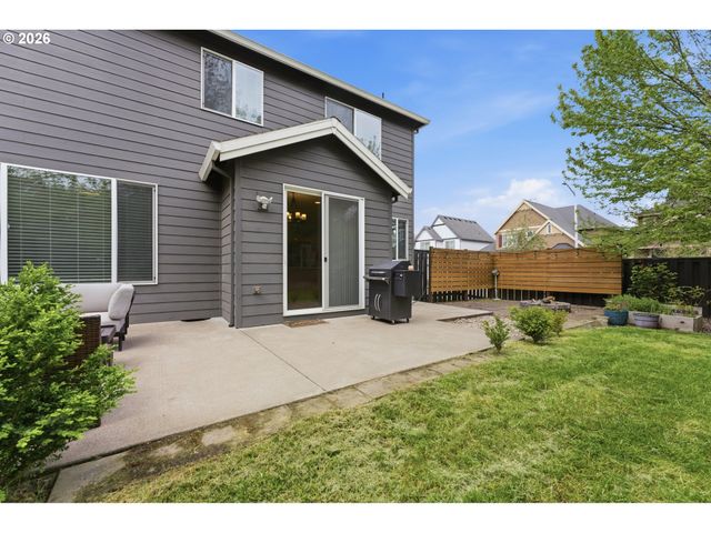 2528 N ROGER SMITH Dr, Newberg, OR 97132