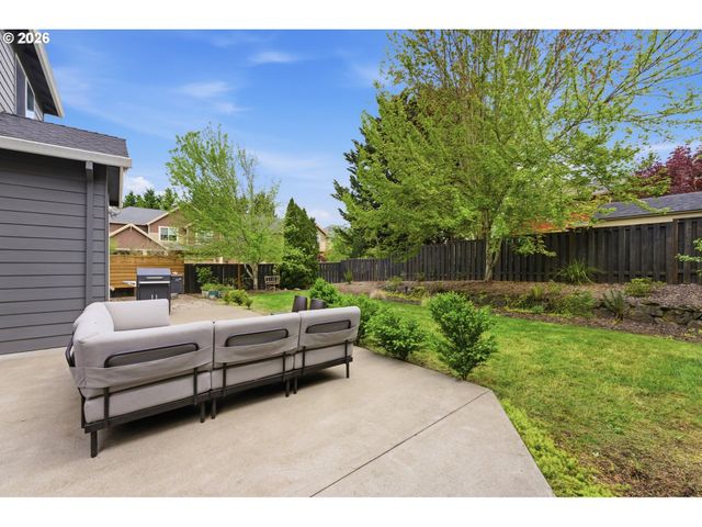 2528 N ROGER SMITH Dr, Newberg, OR 97132