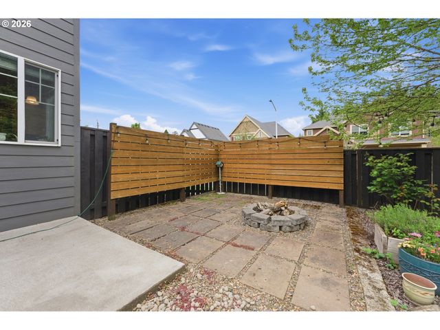 2528 N ROGER SMITH Dr, Newberg, OR 97132