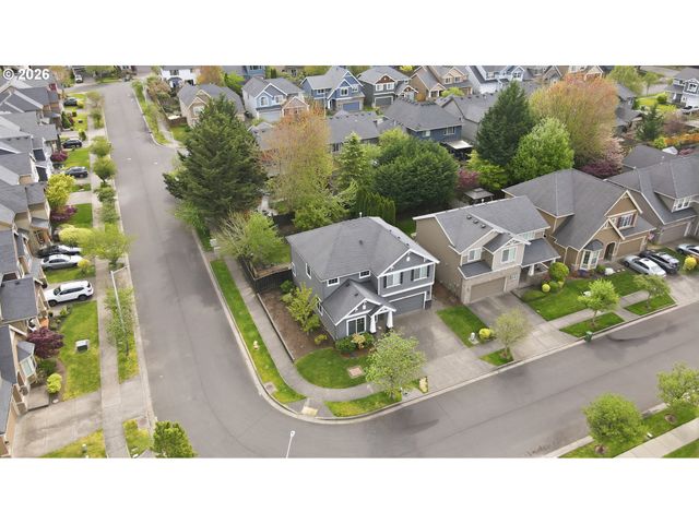2528 N ROGER SMITH Dr, Newberg, OR 97132