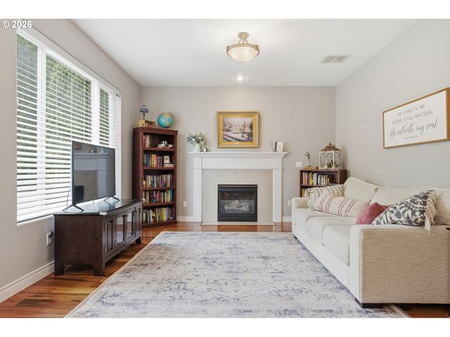 2528 N ROGER SMITH Dr, Newberg, OR 97132