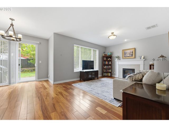 2528 N ROGER SMITH Dr, Newberg, OR 97132