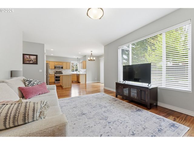 2528 N ROGER SMITH Dr, Newberg, OR 97132