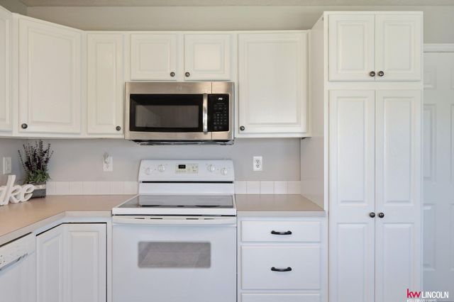 1808 Chloe Lane, Lincoln, NE 68512