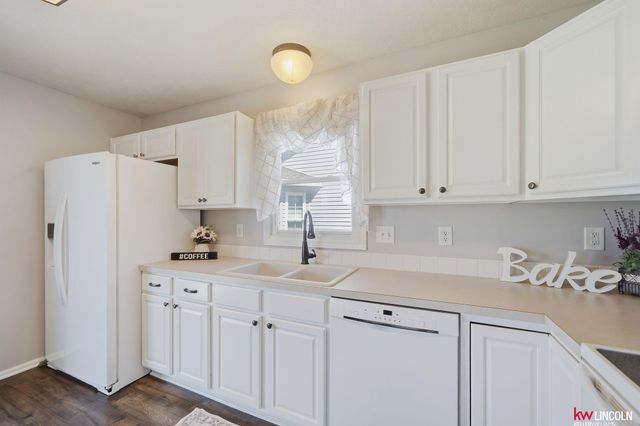 1808 Chloe Lane, Lincoln, NE 68512