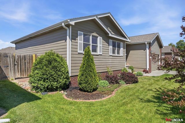 1808 Chloe Lane, Lincoln, NE 68512