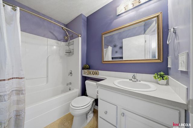 1808 Chloe Lane, Lincoln, NE 68512
