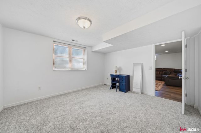 1808 Chloe Lane, Lincoln, NE 68512