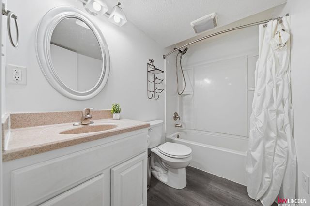 1808 Chloe Lane, Lincoln, NE 68512