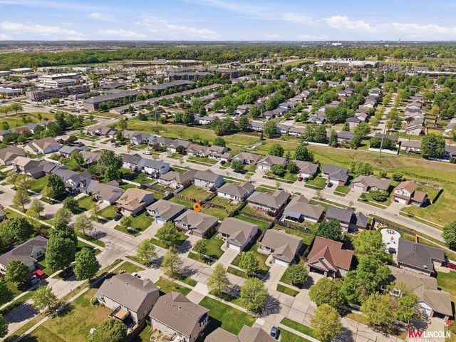 1808 Chloe Lane, Lincoln, NE 68512