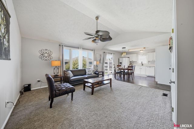 1808 Chloe Lane, Lincoln, NE 68512