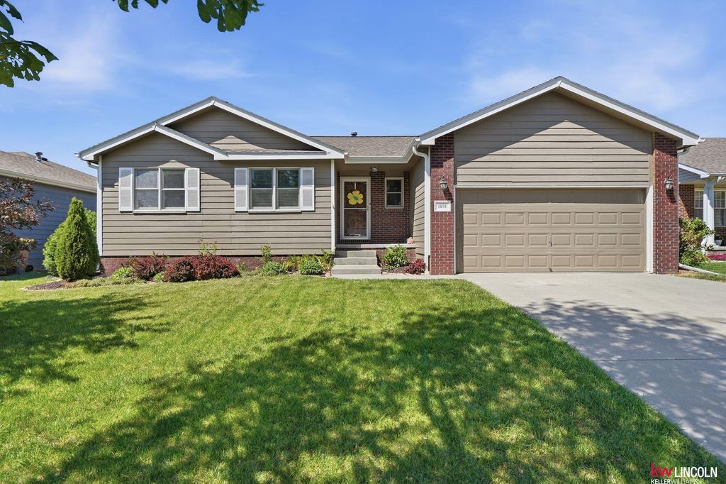 1808 Chloe Lane, Lincoln, NE 68512