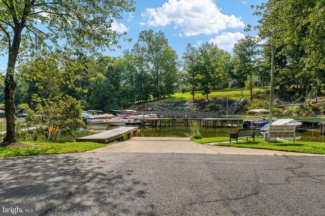 15318 RED OAK LN, Mineral, VA 23117