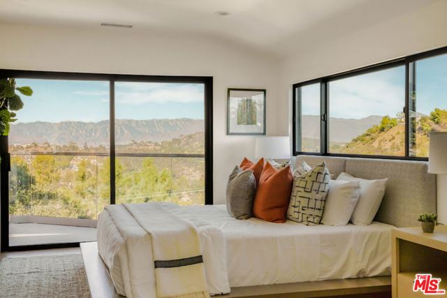 8921 Appian Way, Los Angeles, CA 90046