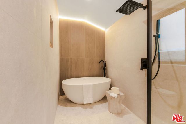 8921 Appian Way, Los Angeles, CA 90046