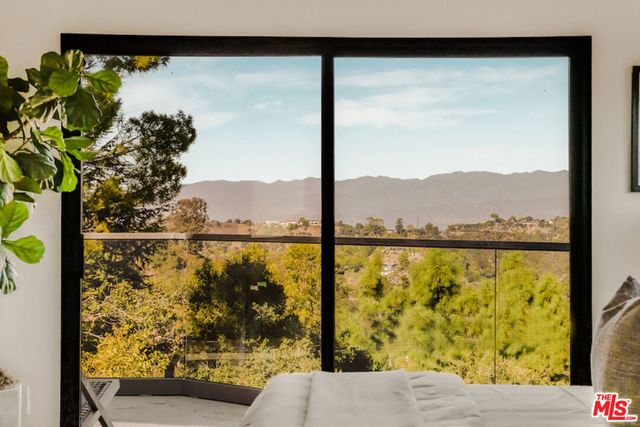 8921 Appian Way, Los Angeles, CA 90046