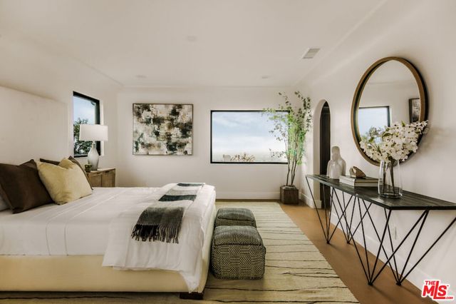 8921 Appian Way, Los Angeles, CA 90046