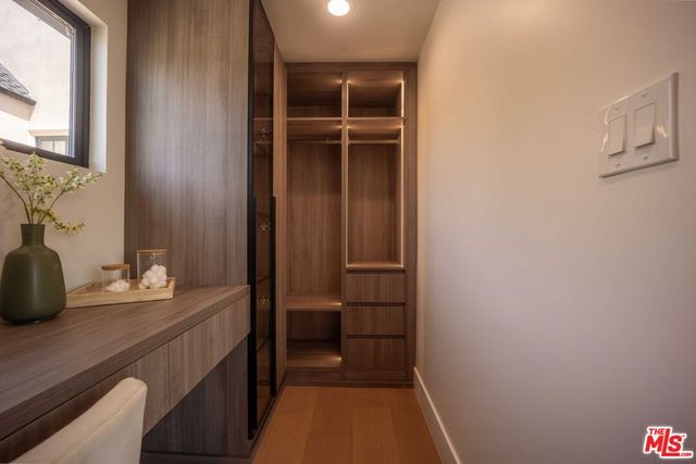 8921 Appian Way, Los Angeles, CA 90046