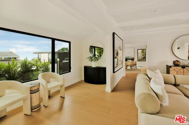 8921 Appian Way, Los Angeles, CA 90046