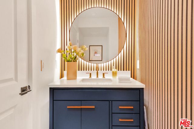 8921 Appian Way, Los Angeles, CA 90046