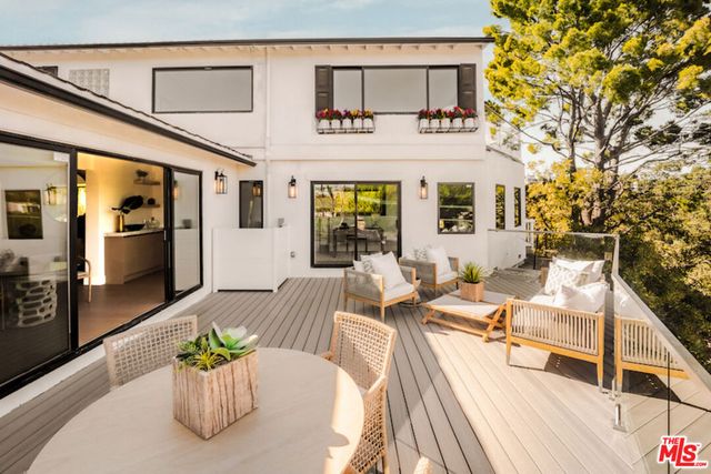 8921 Appian Way, Los Angeles, CA 90046