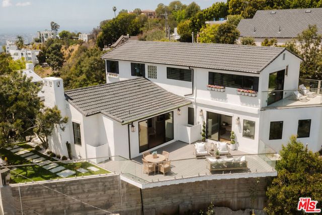 8921 Appian Way, Los Angeles, CA 90046