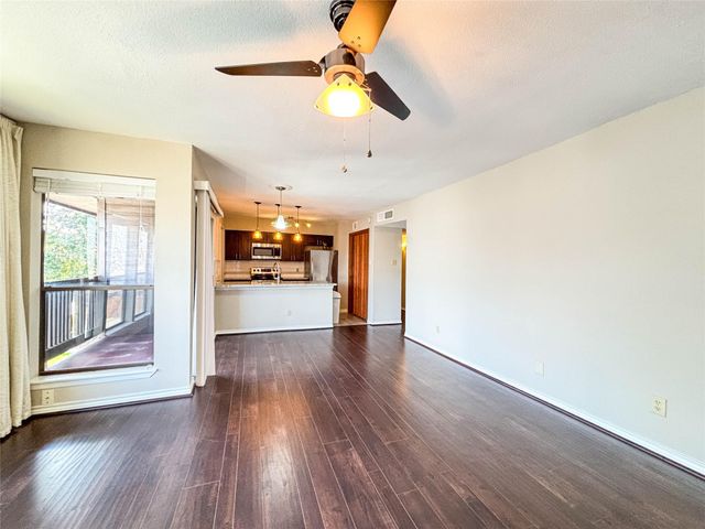 8020 Braesmain Drive 1604, Houston, TX 77025