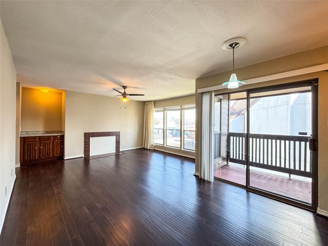 8020 Braesmain Drive 1604, Houston, TX 77025