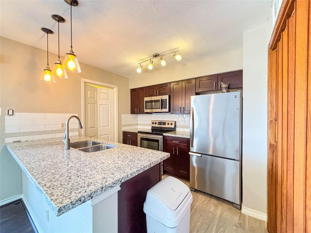 8020 Braesmain Drive 1604, Houston, TX 77025