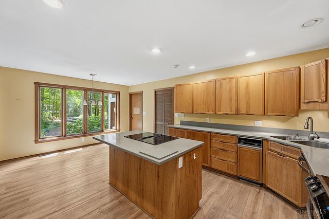 7 Laurelwood Drive, Miami Twp, OH 45150