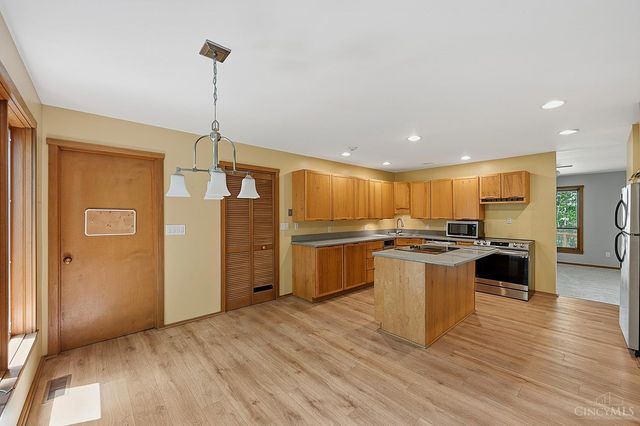 7 Laurelwood Drive, Miami Twp, OH 45150