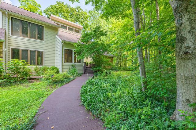 7 Laurelwood Drive, Miami Twp, OH 45150