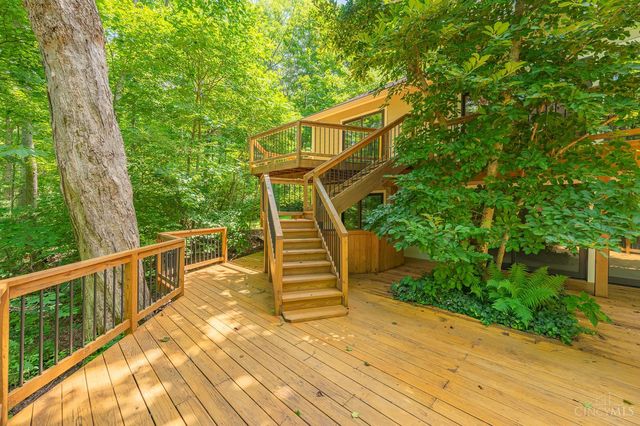 7 Laurelwood Drive, Miami Twp, OH 45150