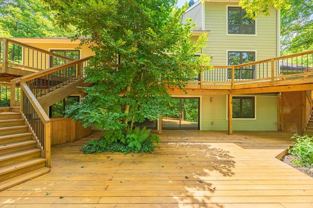 7 Laurelwood Drive, Miami Twp, OH 45150