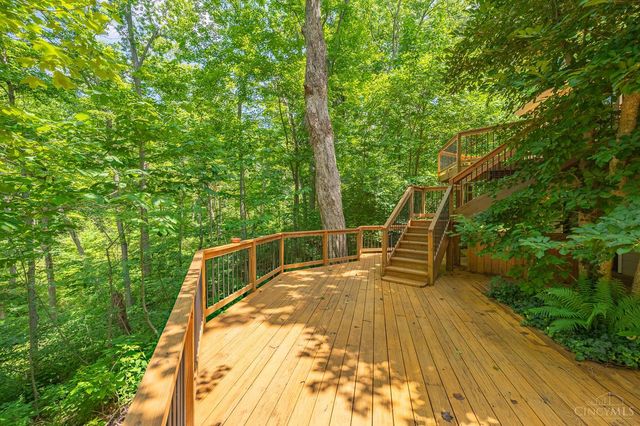 7 Laurelwood Drive, Miami Twp, OH 45150