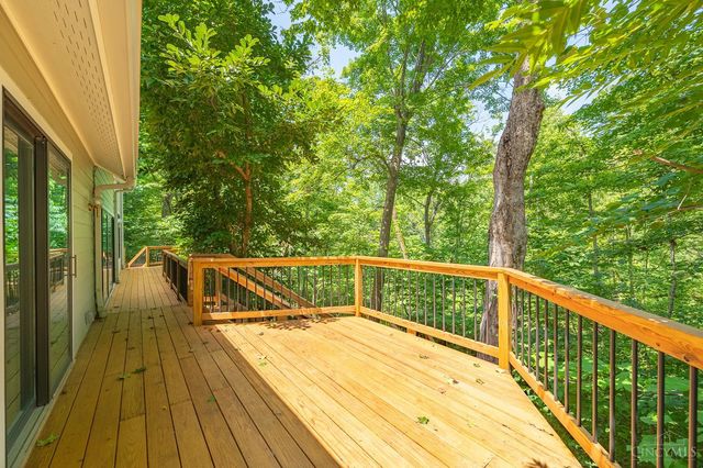 7 Laurelwood Drive, Miami Twp, OH 45150