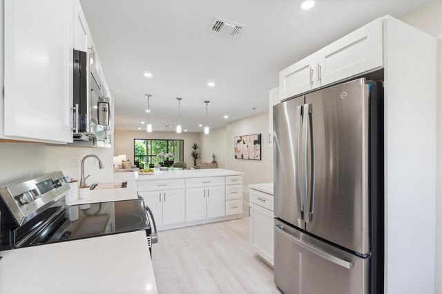 52 Stratford Lane W F, Boynton Beach, FL 33436